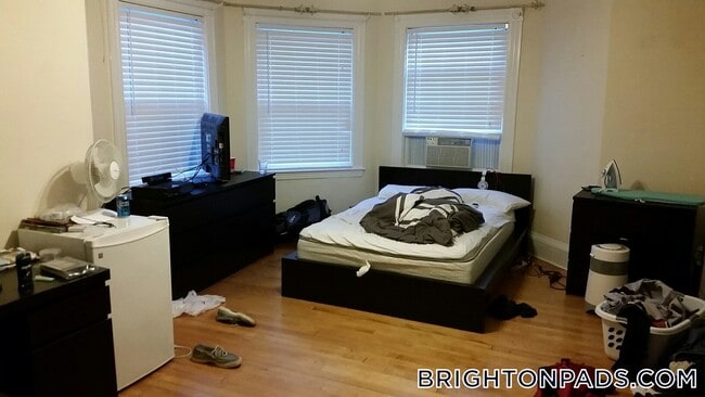 41 Egremont Rd, Unit 3 in Boston, MA - Building Photo - Building Photo