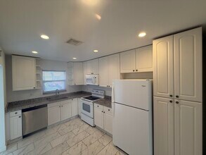 5780 Fernley Dr in West Palm Beach, FL - Building Photo - Building Photo