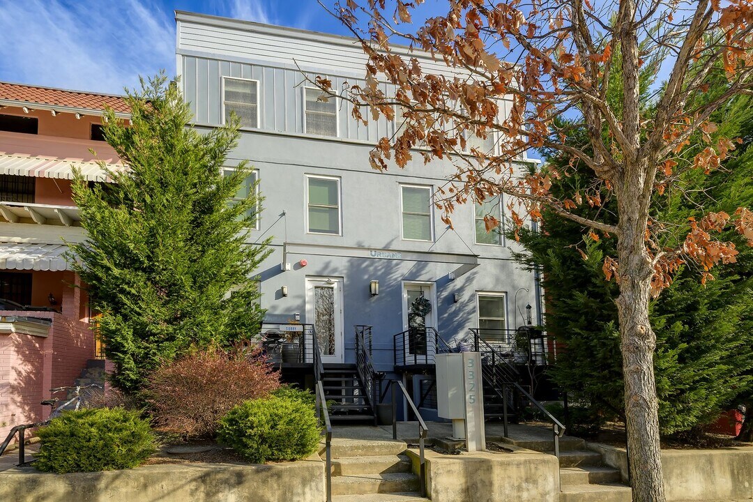 3325 11th St NW in Washington, DC - Foto de edificio