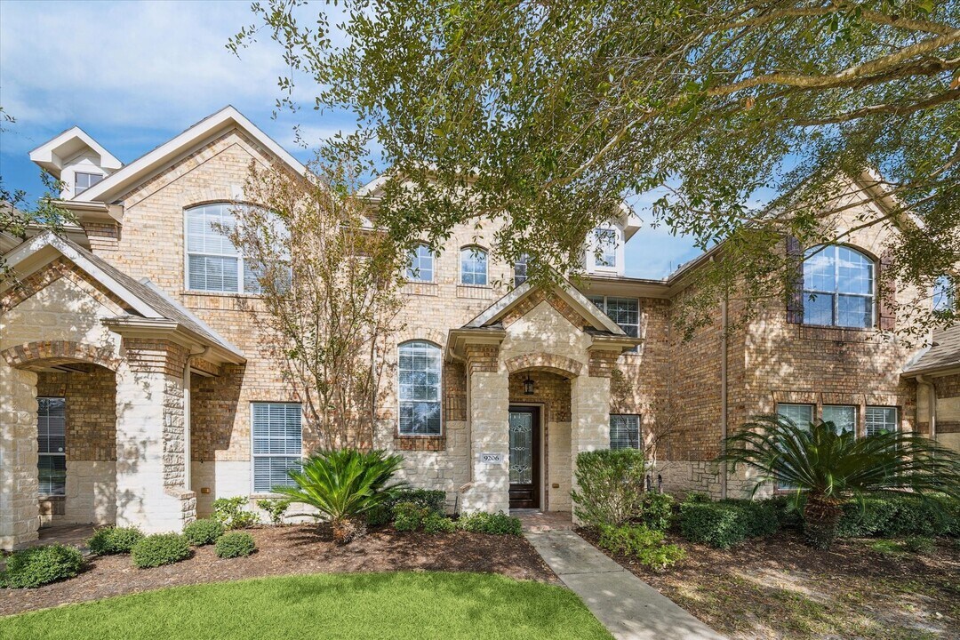 9206 Sunlight Oak Ln in Houston, TX - Building Photo