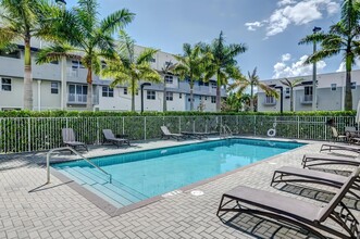 3455 NE 5th Ave in Oakland Park, FL - Building Photo - Building Photo