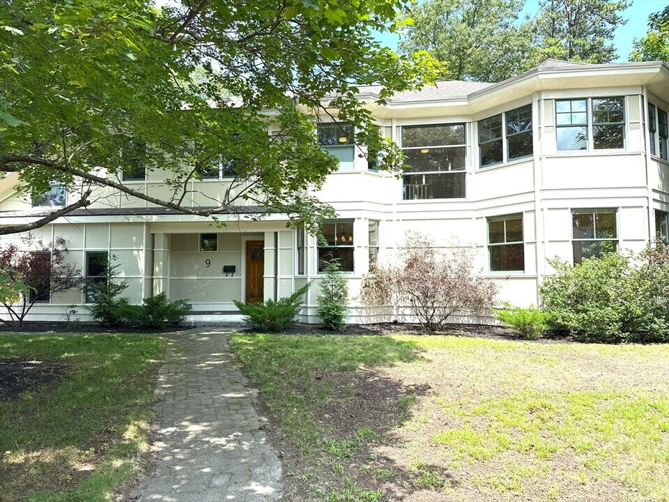 9 Sunny Knoll Terrace in Lexington, MA - Building Photo