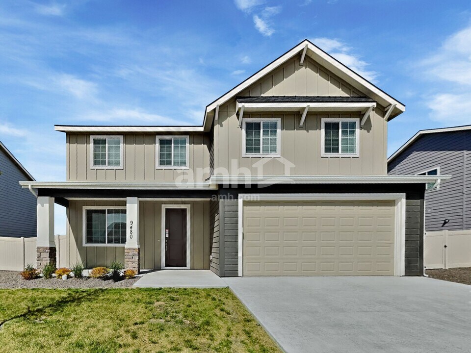 9480 Clancey St in Star, ID - Building Photo