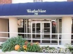 750 Shore Rd in Long Beach, NY - Building Photo