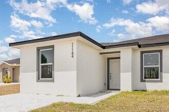 11184 Kimberly Ave in Englewood, FL - Building Photo - Building Photo