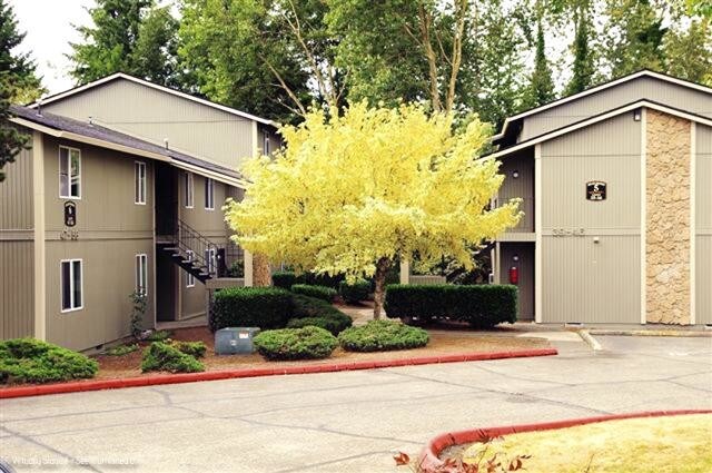 1709 Blankenship Rd-Unit -025 2/1 in West Linn, OR - Building Photo