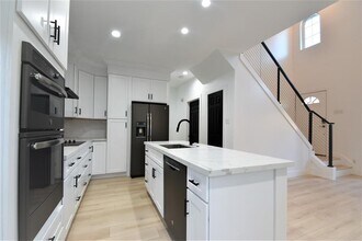2222 Hopkins St in Houston, TX - Building Photo - Building Photo