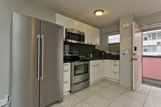 2118 Kuhio Ave. in Honolulu, HI - Building Photo - Building Photo