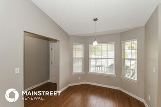 10450 McGirts Creek Dr in Jacksonville, FL - Building Photo - Building Photo