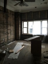 2121 S Ashland Ave in Chicago, IL - Building Photo - Interior Photo