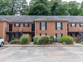 1055 Baxter St in Athens, GA - Building Photo