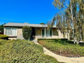 41 W McKenzie Ave in Stockton, CA - Building Photo