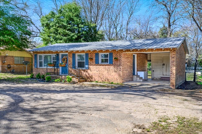 506 N Main St in Lindale, TX - Building Photo - Building Photo