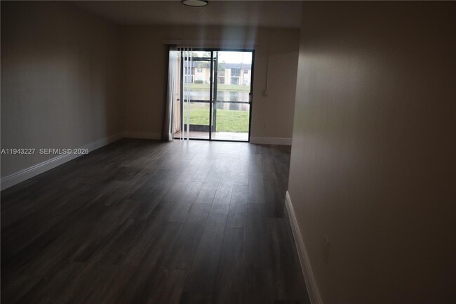 9244 NW 1st St in Pembroke Pines, FL - Building Photo - Building Photo