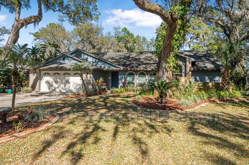 411 Oak River Dr in Port Orange, FL - Building Photo