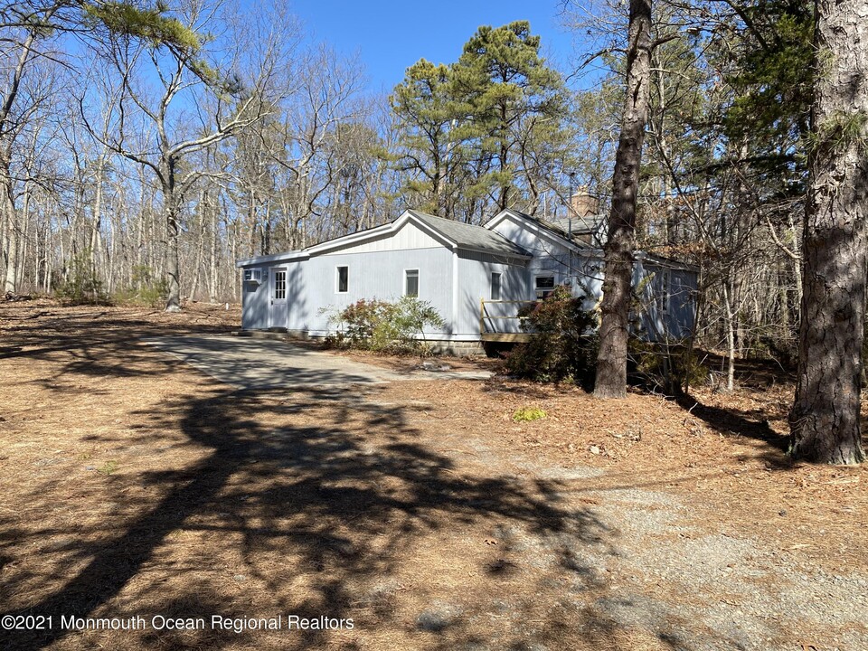 1 Grant Concourse in Berkeley Township, NJ - Building Photo