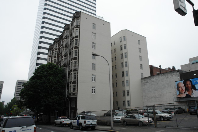 Ambassador Condominiums in Portland, OR - Foto de edificio - Building Photo