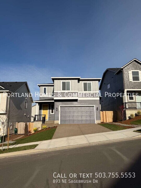 893 NE Sagebrush Dr in Estacada, OR - Building Photo