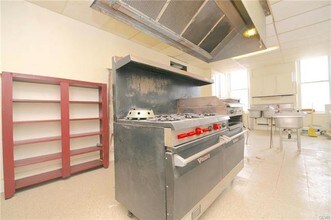 103 Main St in Walnutport, PA - Foto de edificio - Interior Photo