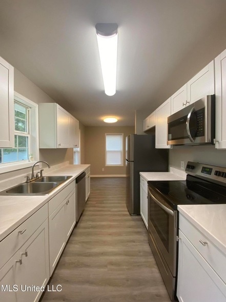 117 Interstate Farm Rd in Byhalia, MS - Foto de edificio - Building Photo