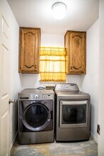 3706 Bishop Hill Dr, Unit 3304 in Carrollton, TX - Foto de edificio - Building Photo