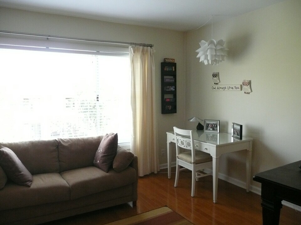 425 Idaho Ave, Unit 8 in Santa Monica, CA - Building Photo