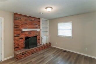 916 Clear Creek in Yukon, OK - Building Photo - Building Photo