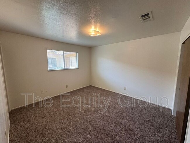 409 E Roosevelt Ave in Tulare, CA - Building Photo - Building Photo