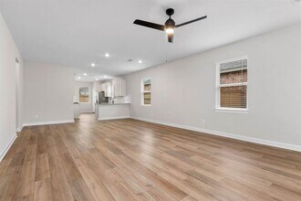 926 Whispering Winds Dr in Beasley, TX - Building Photo - Building Photo