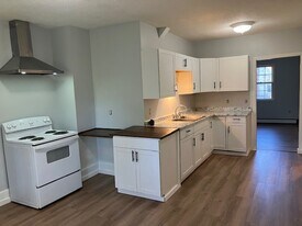 353 Windham Rd, Unit #3 in Willimantic, CT - Building Photo