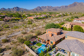 9768 E S Bend Dr in Scottsdale, AZ - Foto de edificio - Building Photo