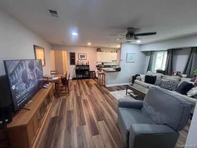 30 Navajo Ct in Brookhaven, NY - Building Photo - Building Photo