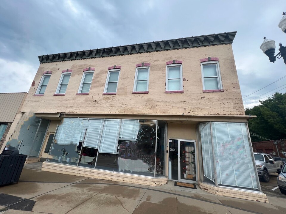 200 S Main St in Desoto, MO - Building Photo
