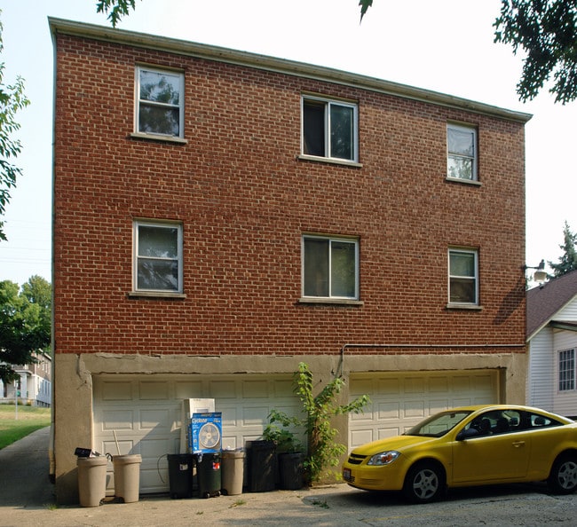 4855 Guerley Rd in Cincinnati, OH - Foto de edificio - Building Photo