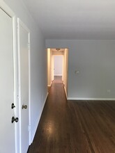 8022 Oriole Ave, Unit 1 floor in Niles, IL - Foto de edificio - Building Photo