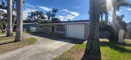 1016 NE 5th St in Hallandale Beach, FL - Building Photo - Building Photo