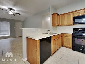 24319 Strong Pine Dr in Huffman, TX - Building Photo - Building Photo