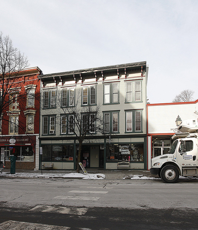 106 Main St in Cooperstown, NY - Building Photo - Building Photo