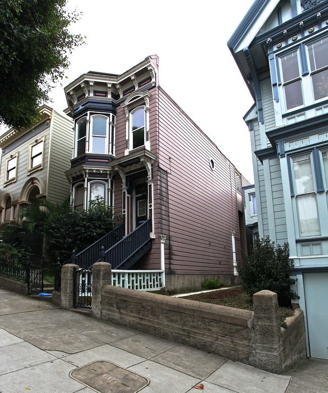 1080 Dolores St in San Francisco, CA - Foto de edificio - Building Photo