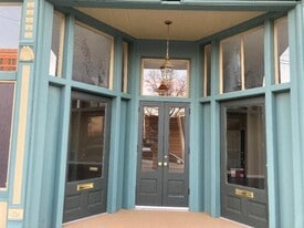 221 W Morgan St, Unit B in Jacksonville, IL - Building Photo