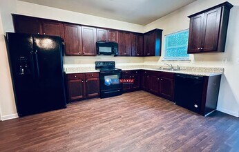 886 Grenier Terrace NE in Lawrenceville, GA - Building Photo - Building Photo