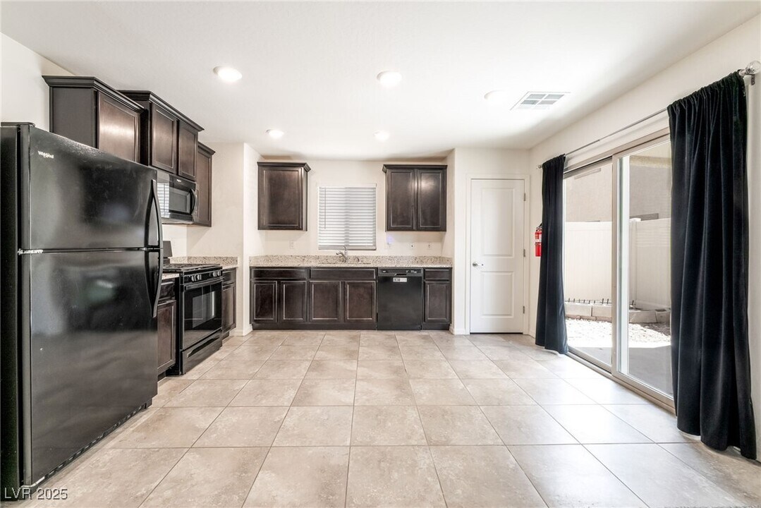 6213 Clackamas Ct in Las Vegas, NV - Building Photo