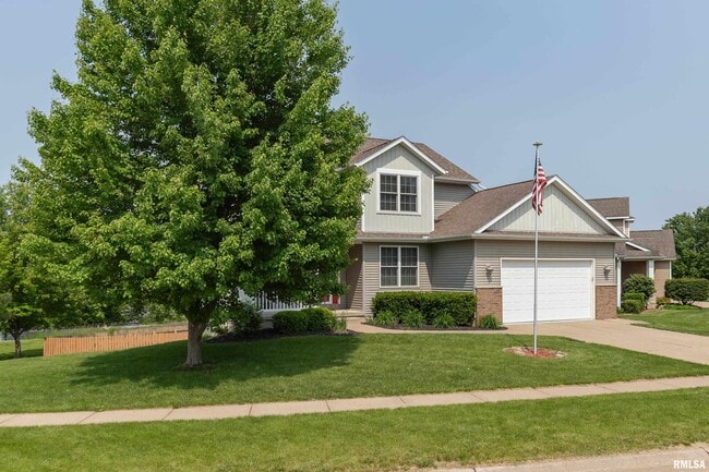 1105 Wild W Dr in Le Claire, IA - Building Photo - Building Photo