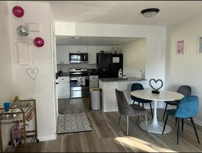 4008 Ashford Green Pl, Unit F203 in Tampa, FL - Building Photo - Building Photo