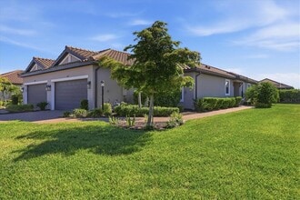 4733 Tortona Ct in Bradenton, FL - Building Photo - Building Photo