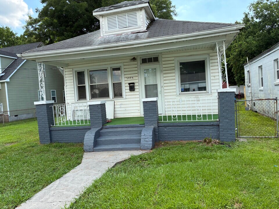 2406 Acorn St in Portsmouth, VA - Foto de edificio