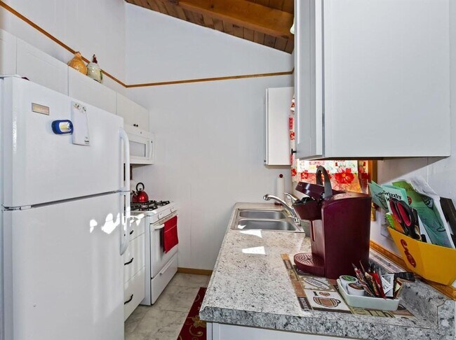 315 San Bernardino Ave in Big Bear, CA - Building Photo - Building Photo