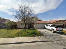 2121 Gregg Ln in Arvin, CA - Building Photo