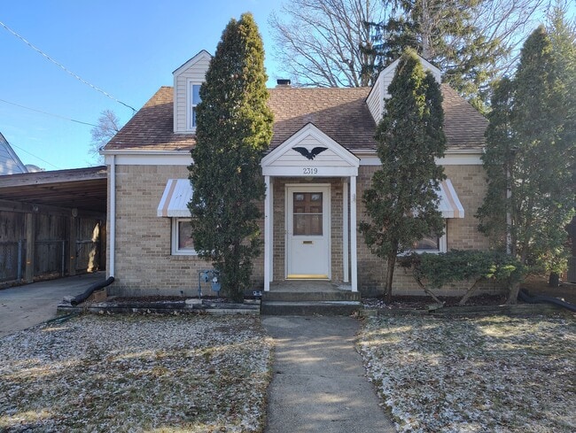 property at 2319 Huffman Blvd