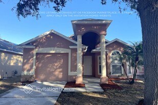 7626 Clovelly Park Pl in Apollo Beach, FL - Building Photo